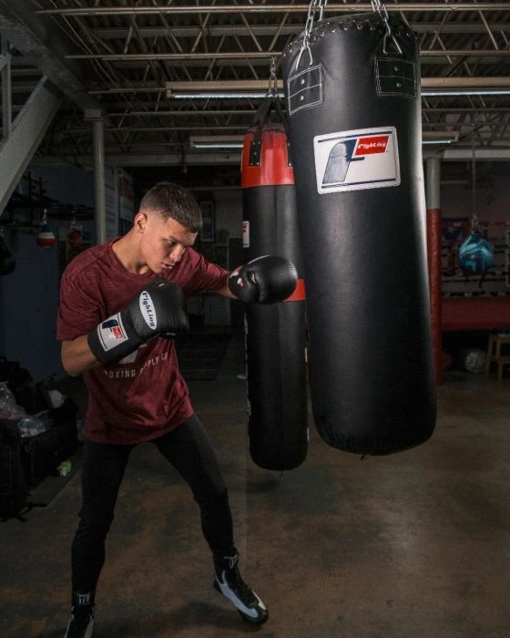 Fighting Sports Synthetic Leather Heavy Punchbag - 100lbs 4 Fighting Sports Synthetic Leather Heavy Punchbag - 100lbs - Image 4