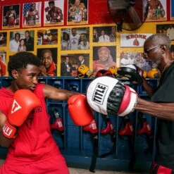 TITLE Gel World Contoured Punch Mitts -Geezers Boxing Shop tb710 f