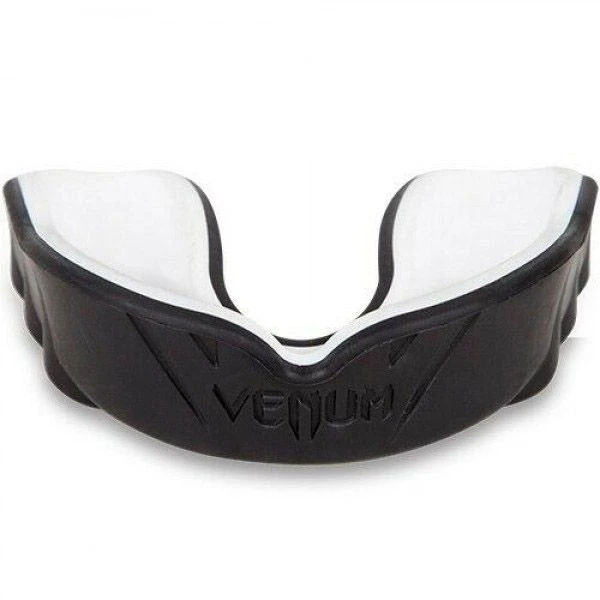 Venum Challenger Mouthguard 1 Venum Challenger Mouthguard